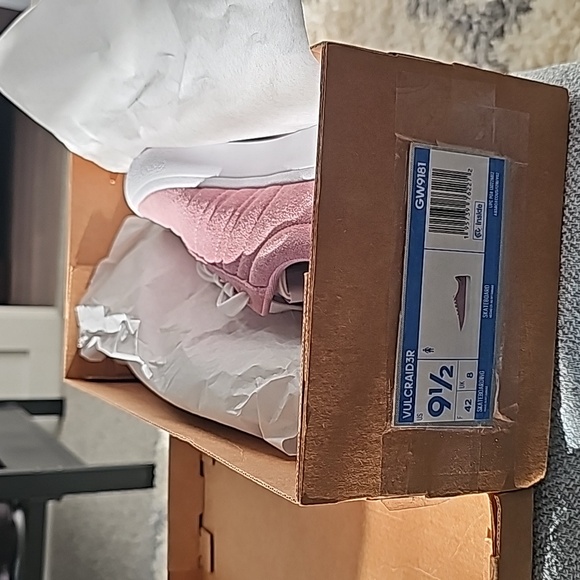 Adidas Women's Vulcraid3r Suede Skateboard Shoes - Picture 3 of 4